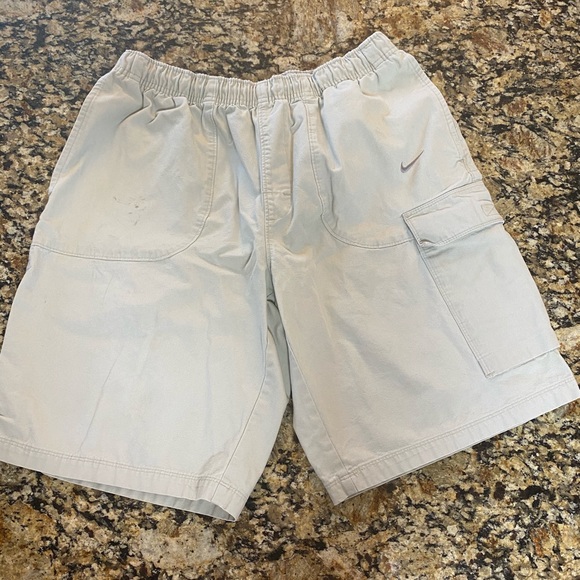 nike cargo shorts elastic waist